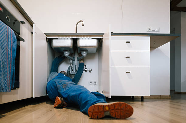 Professional Drain Cleaning technician working in Kent, IL